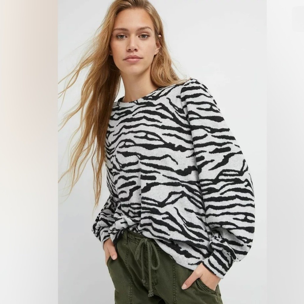Anthropologie Sanctuary Jennie Top Sweater Animal Print